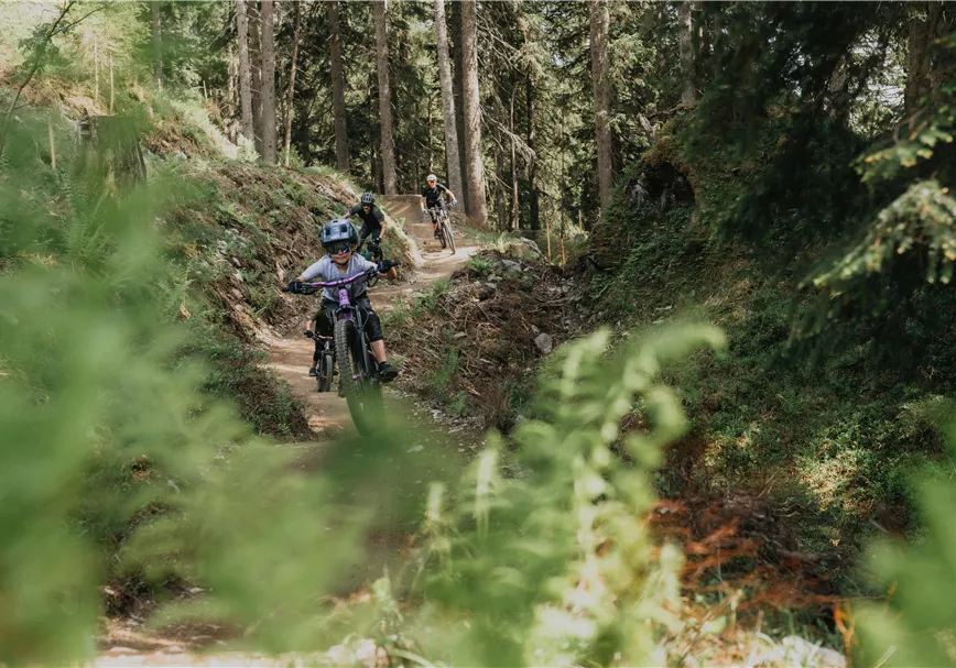 Kirchberg Trail - der aktuell längste Flow Trail in Tirol  LINES-360-FlowTrails-2026_Patrick-Wasshuber